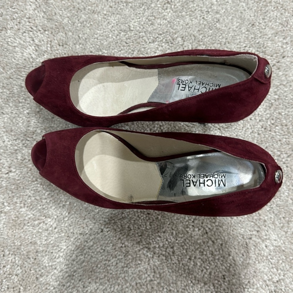 Open toe suede Pumps